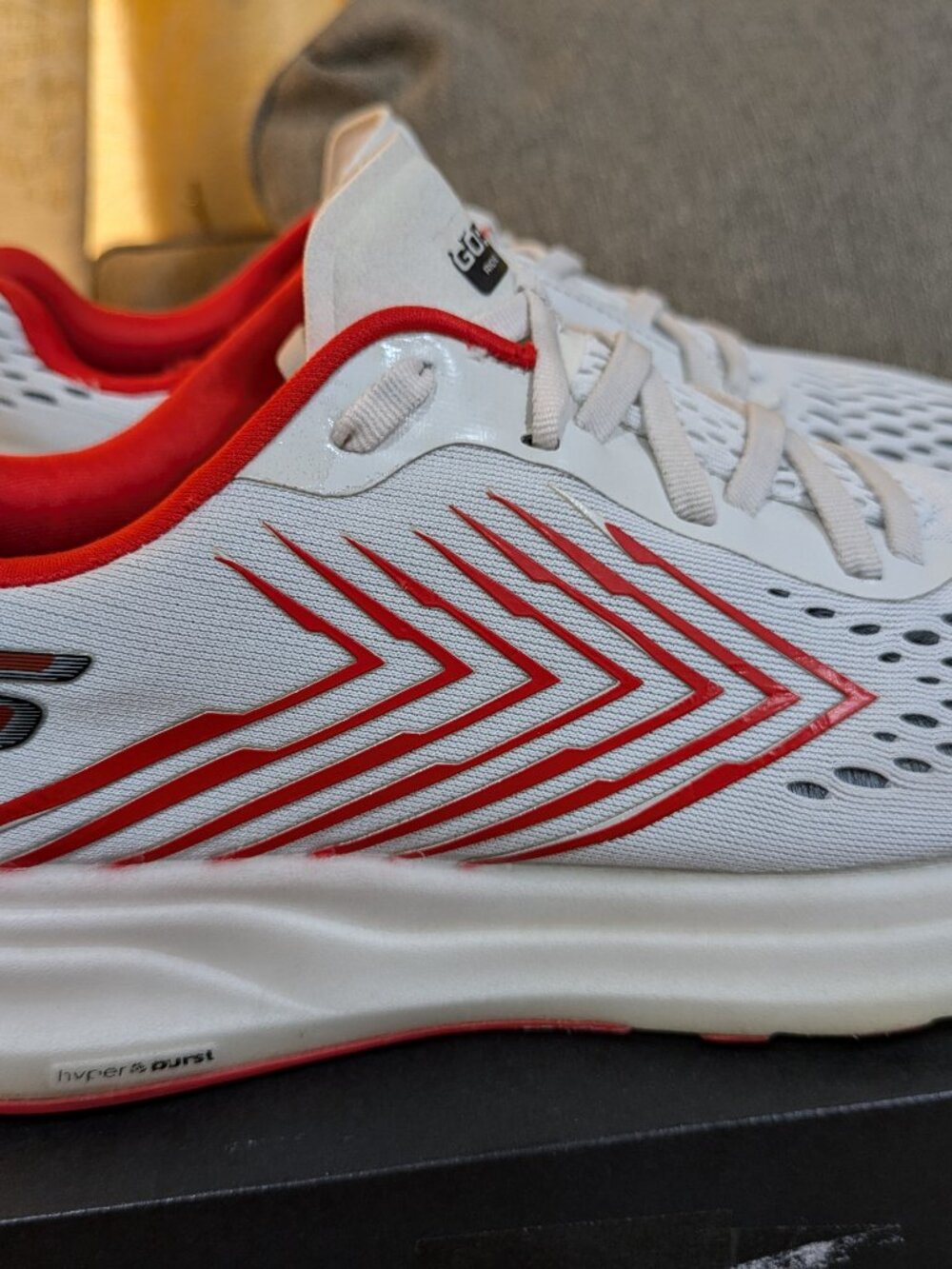 Sketchers Go Run Men’s Size 8.5 Gray  Red Athletic Running Shoes Good Overall Co